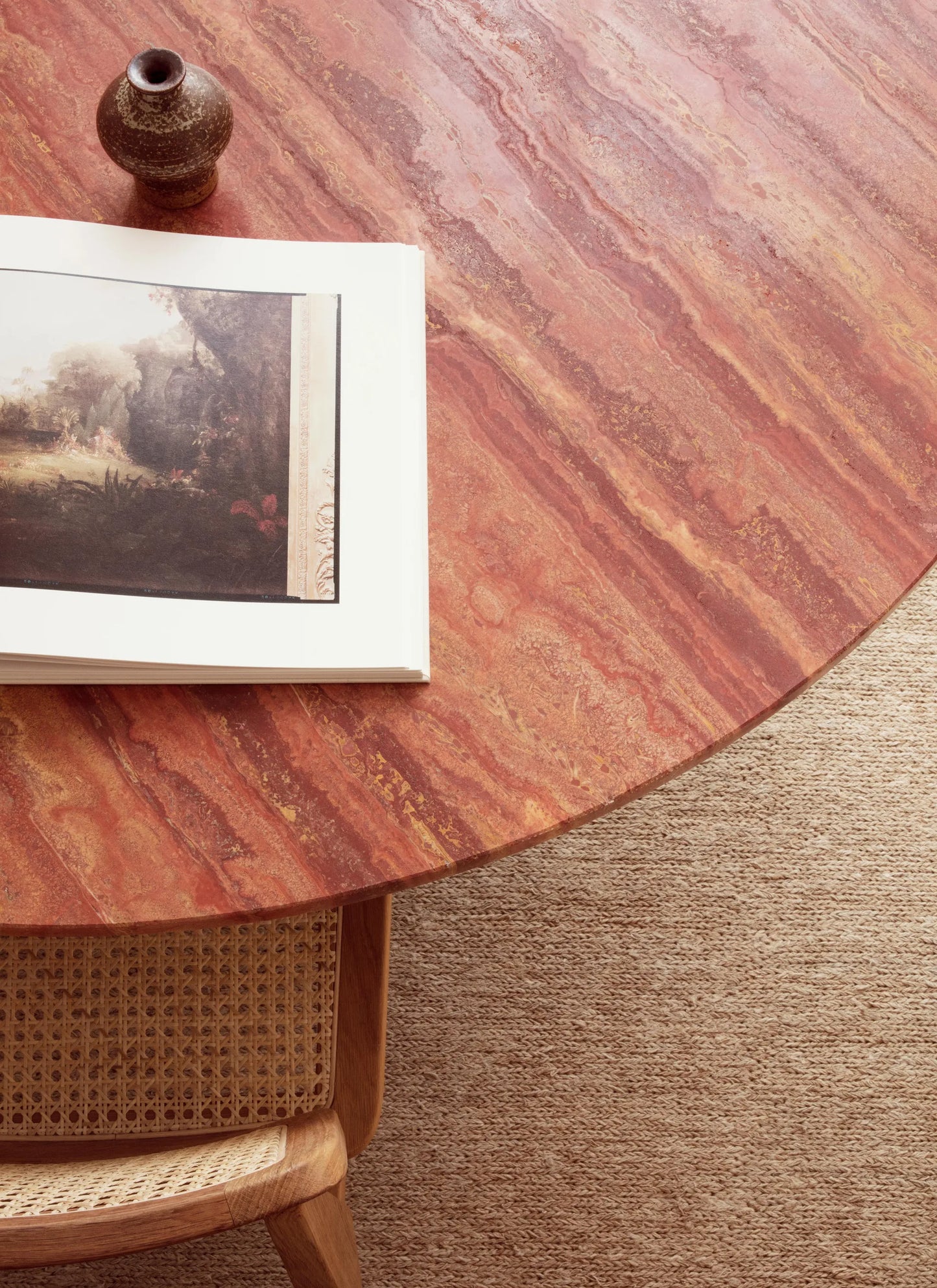 GUBI Epic Dining Table - Round