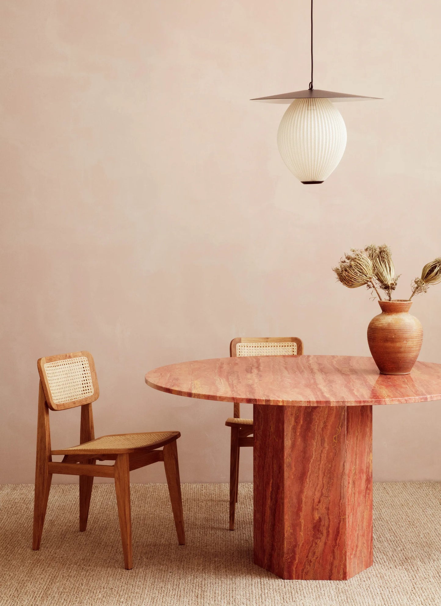 GUBI Epic Dining Table - Round