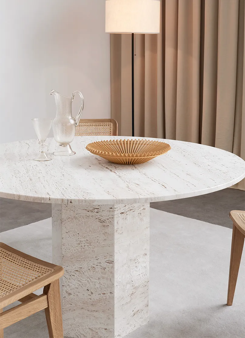GUBI Epic Dining Table - Round