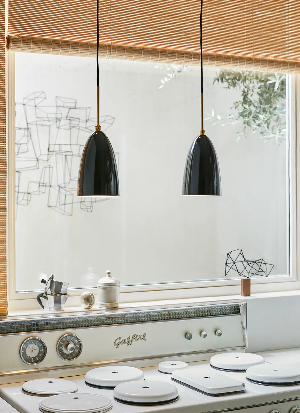 GUBI Grashoppa Pendant light