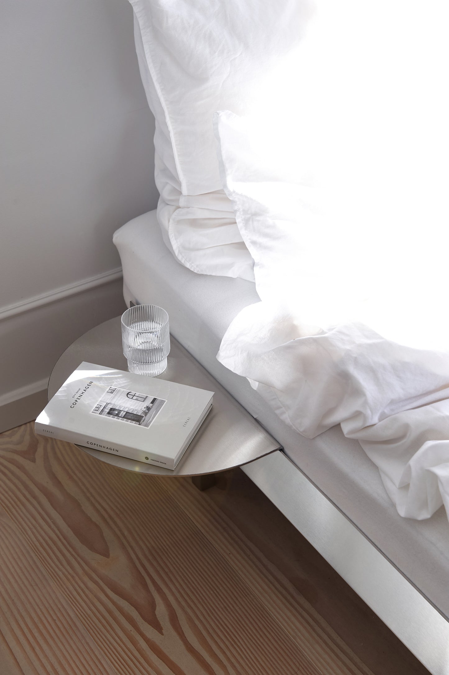 Moebe Bed: 90cm Low