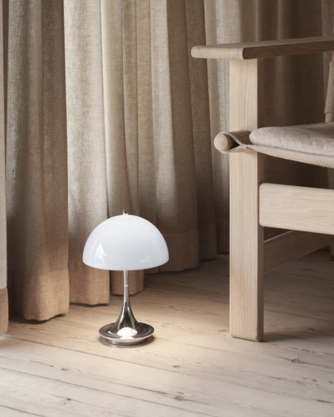 Louis Poulsen Panthella 160 Portable Table Lamp