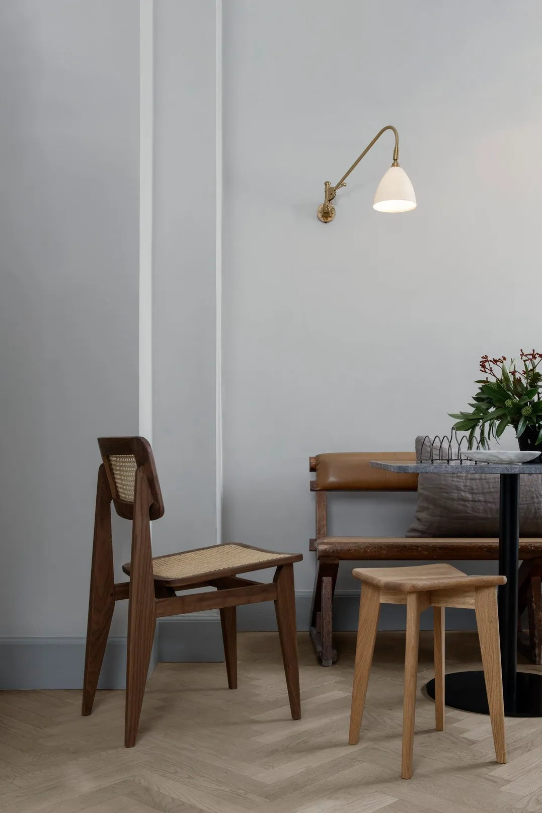 GUBI Bestlite BL6 Wall Lamp - Black Brass