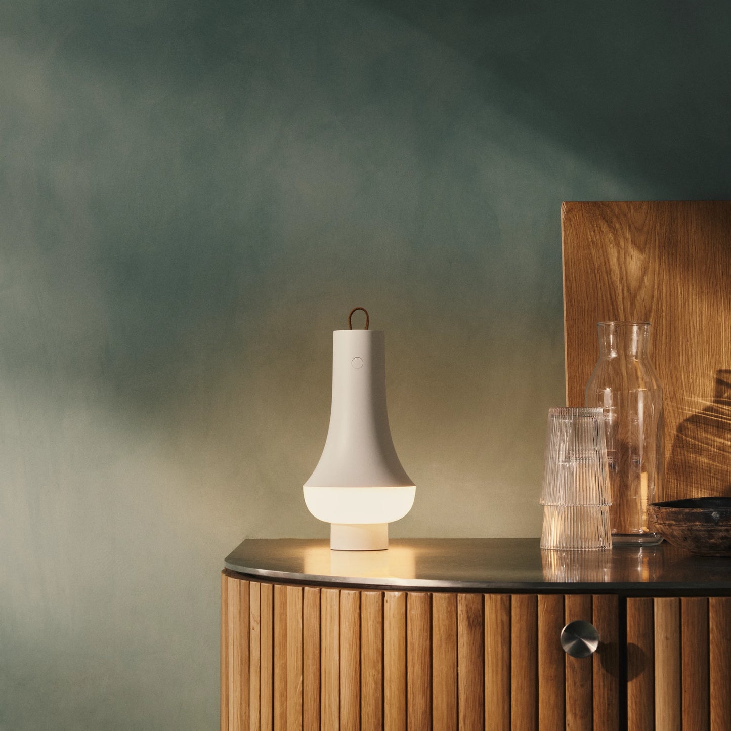 Louis Poulsen Tomoshi Portable lamp