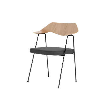 Case 675 Chair