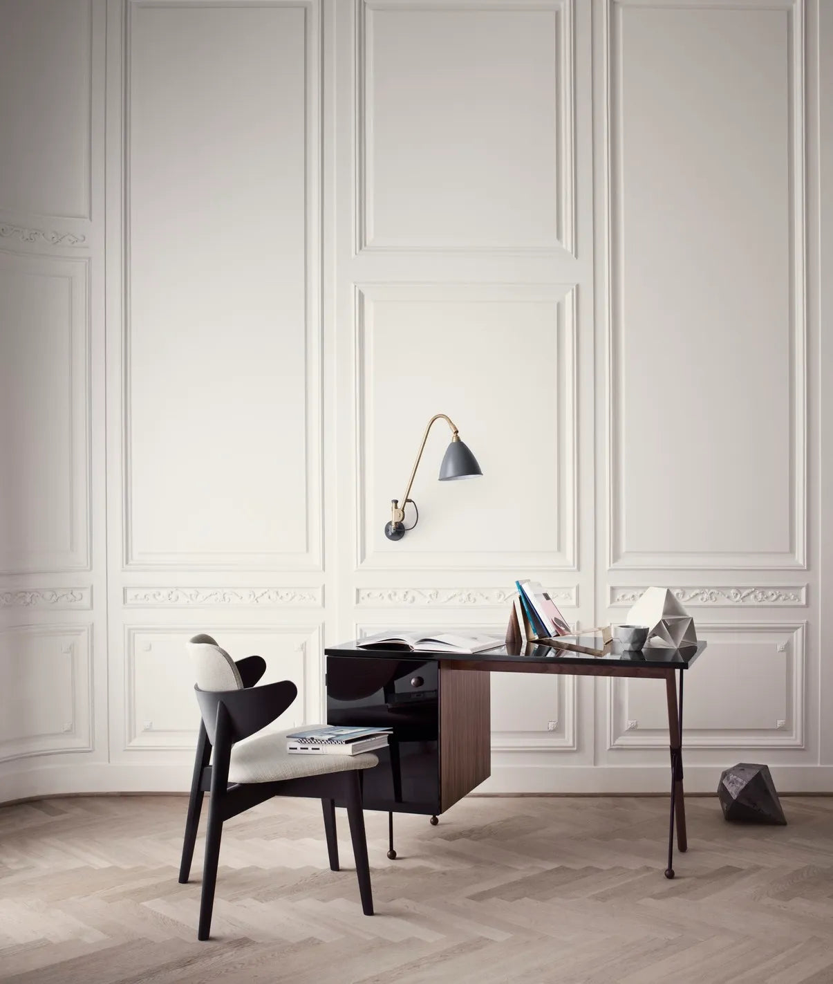 GUBI Bestlite BL6 Wall Lamp - Brass