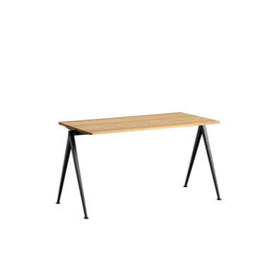 Hay Pyramid Table 01