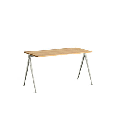 Hay Pyramid Table 01