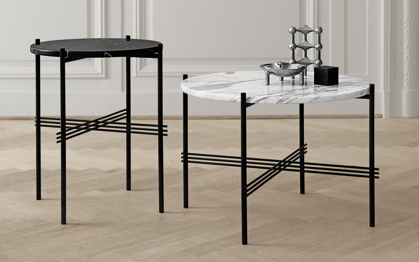 GUBI TS Coffee Table - Dia. 55 - Brass Base