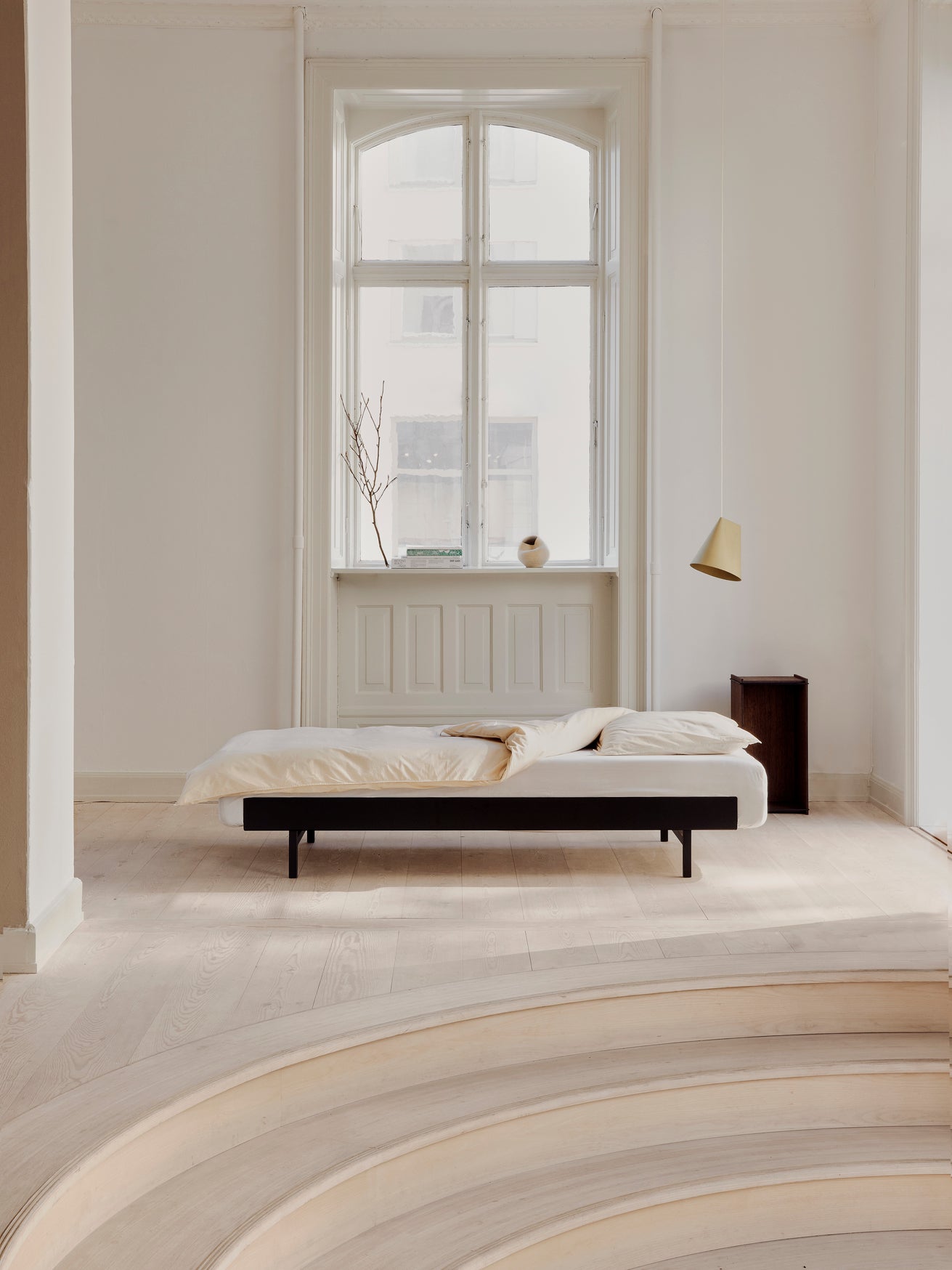 Moebe Bed: 90cm Low