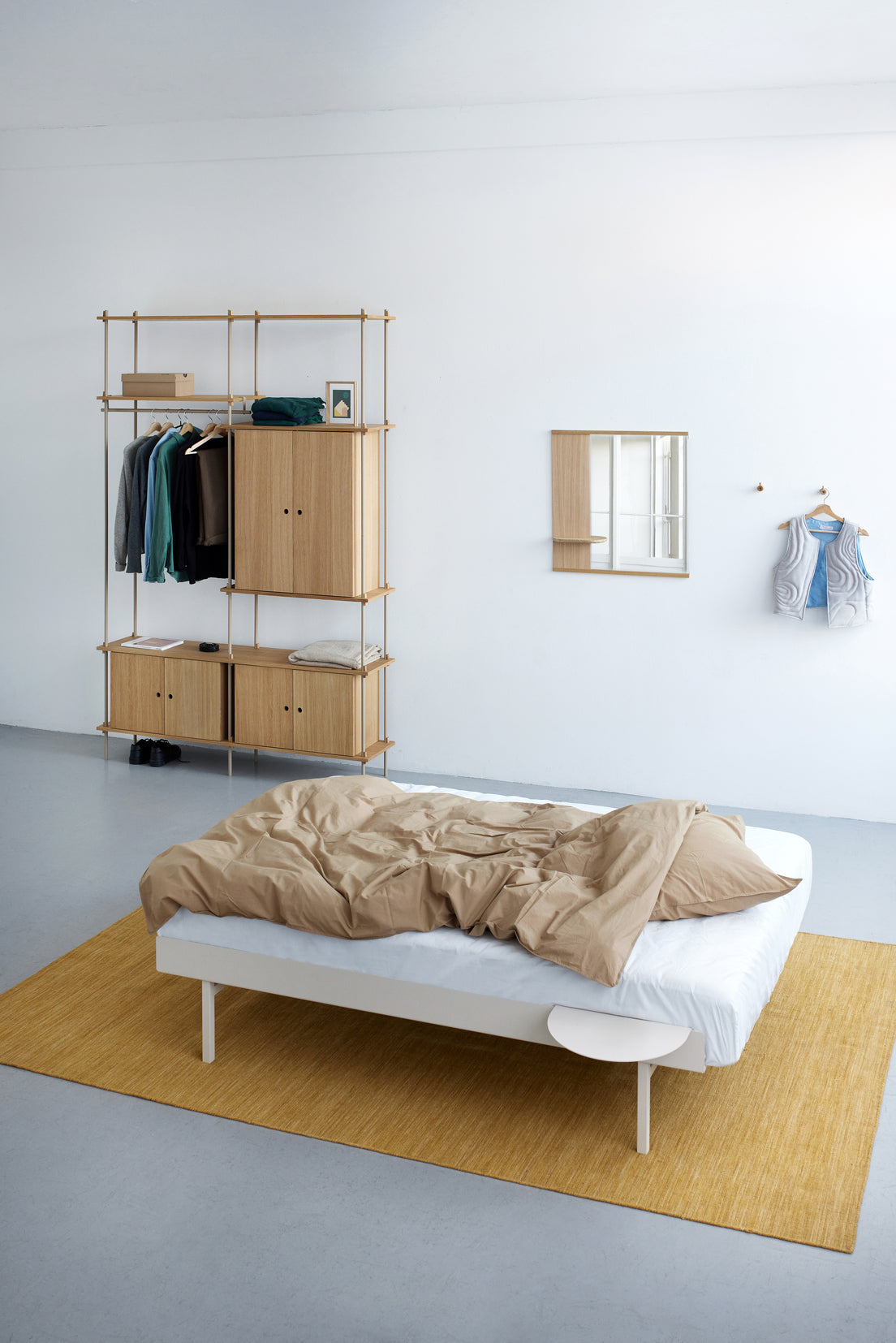 Moebe Expandable Bed: 90-180cm High