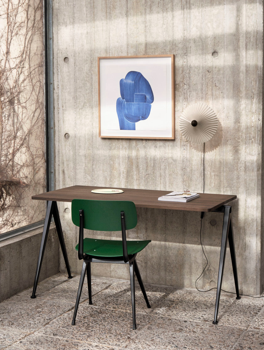 Hay Pyramid Table 01