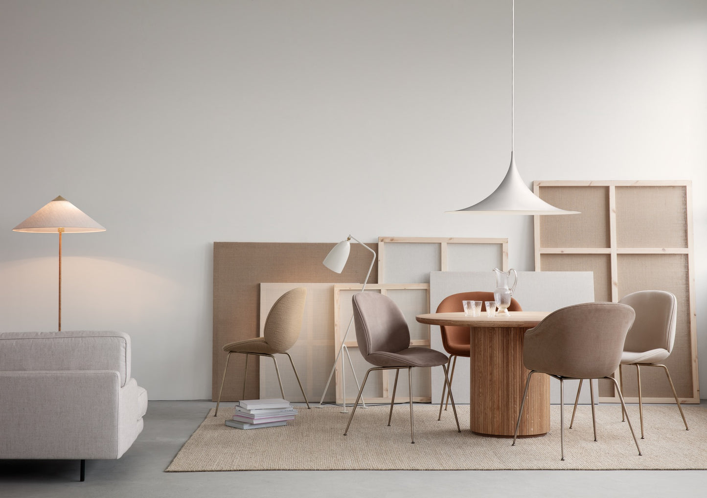 GUBI Moon Dining Table - round