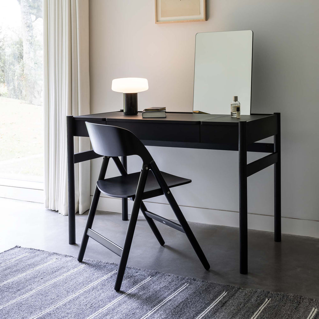 Case Pala Desk/Dressing Table