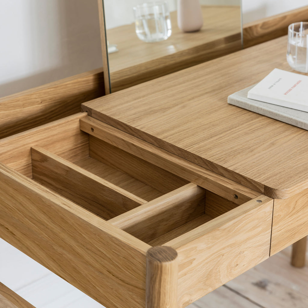 Case Pala Desk/Dressing Table