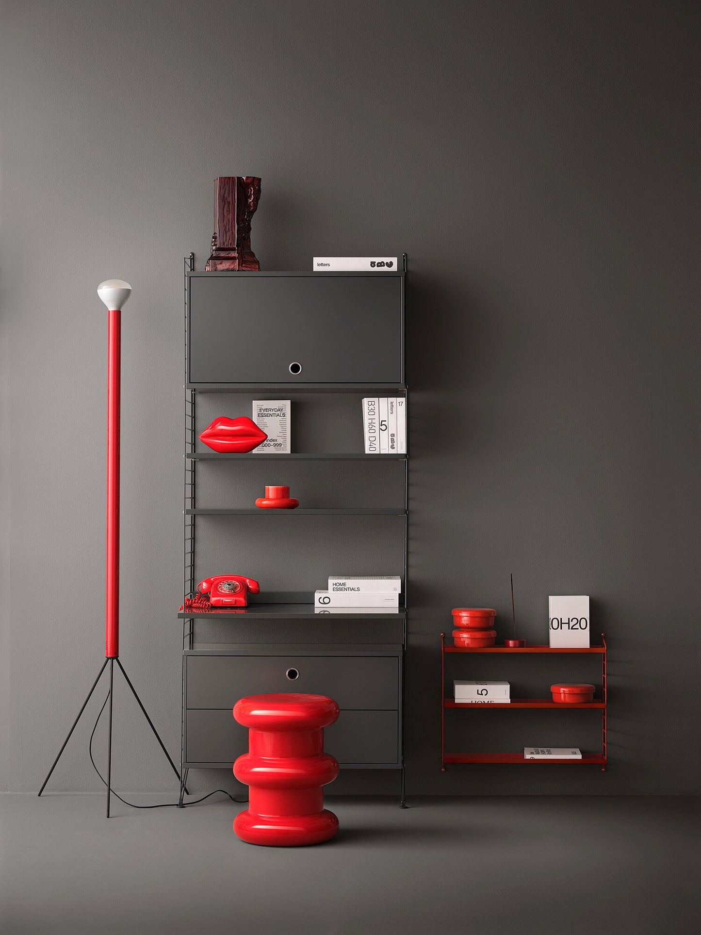 String Pocket Shelving Metal - Oxtorgsröd/Oxtorgsröd