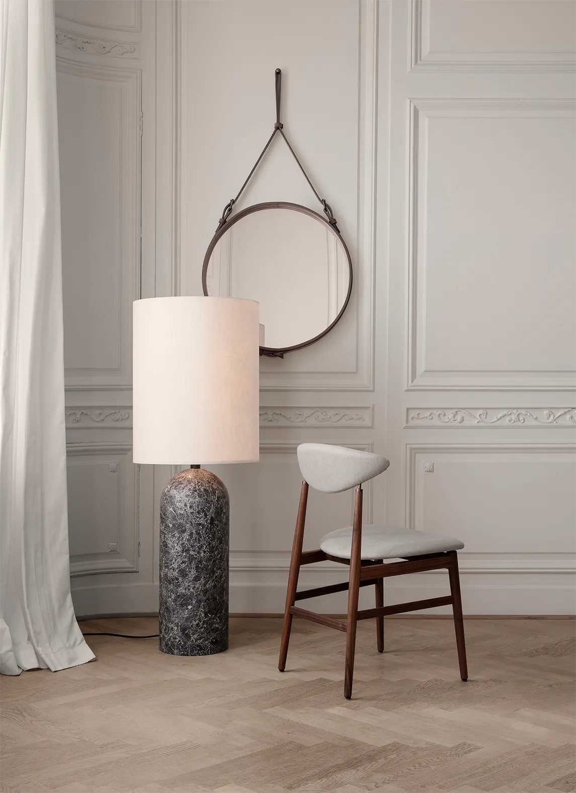 GUBI Gravity Floor Lamp - XL Low