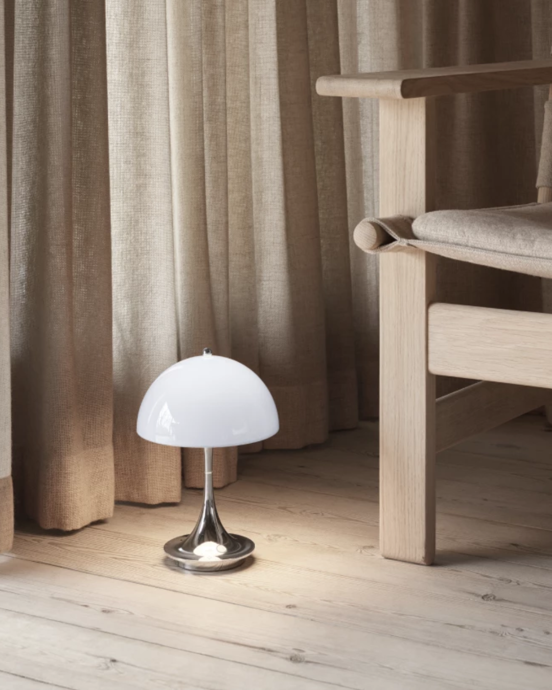 Louis Poulsen Panthella 160 Portable v2 Table Lamp