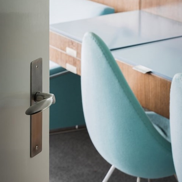 D Line Arne Jacobsen Lever Handle Small