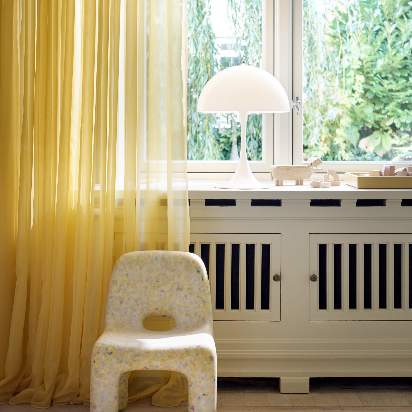 Louis Poulsen Panthella 320 Table Lamp