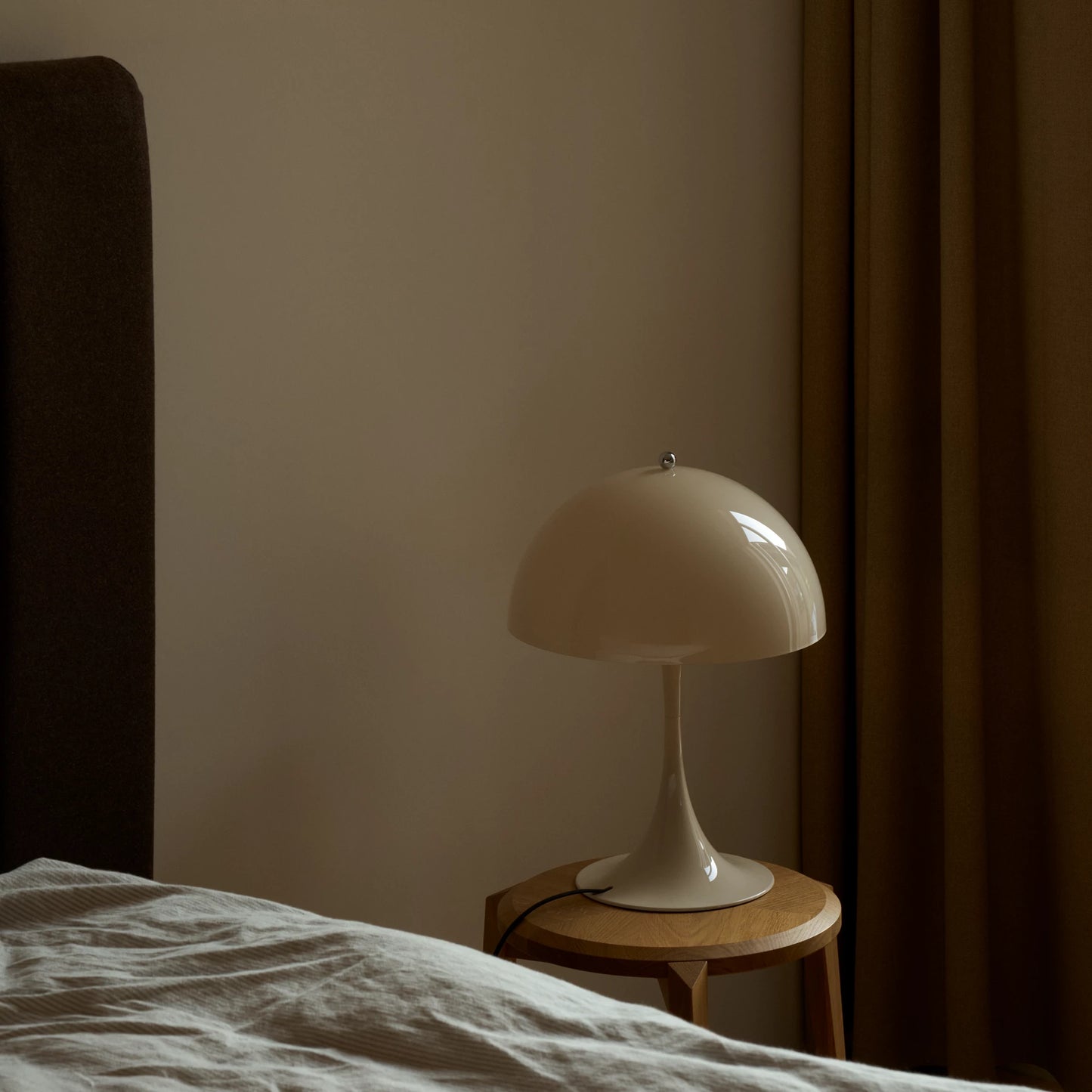 Louis Poulsen Panthella 320 Table Lamp