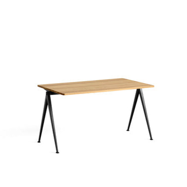 Hay Pyramid Table 01
