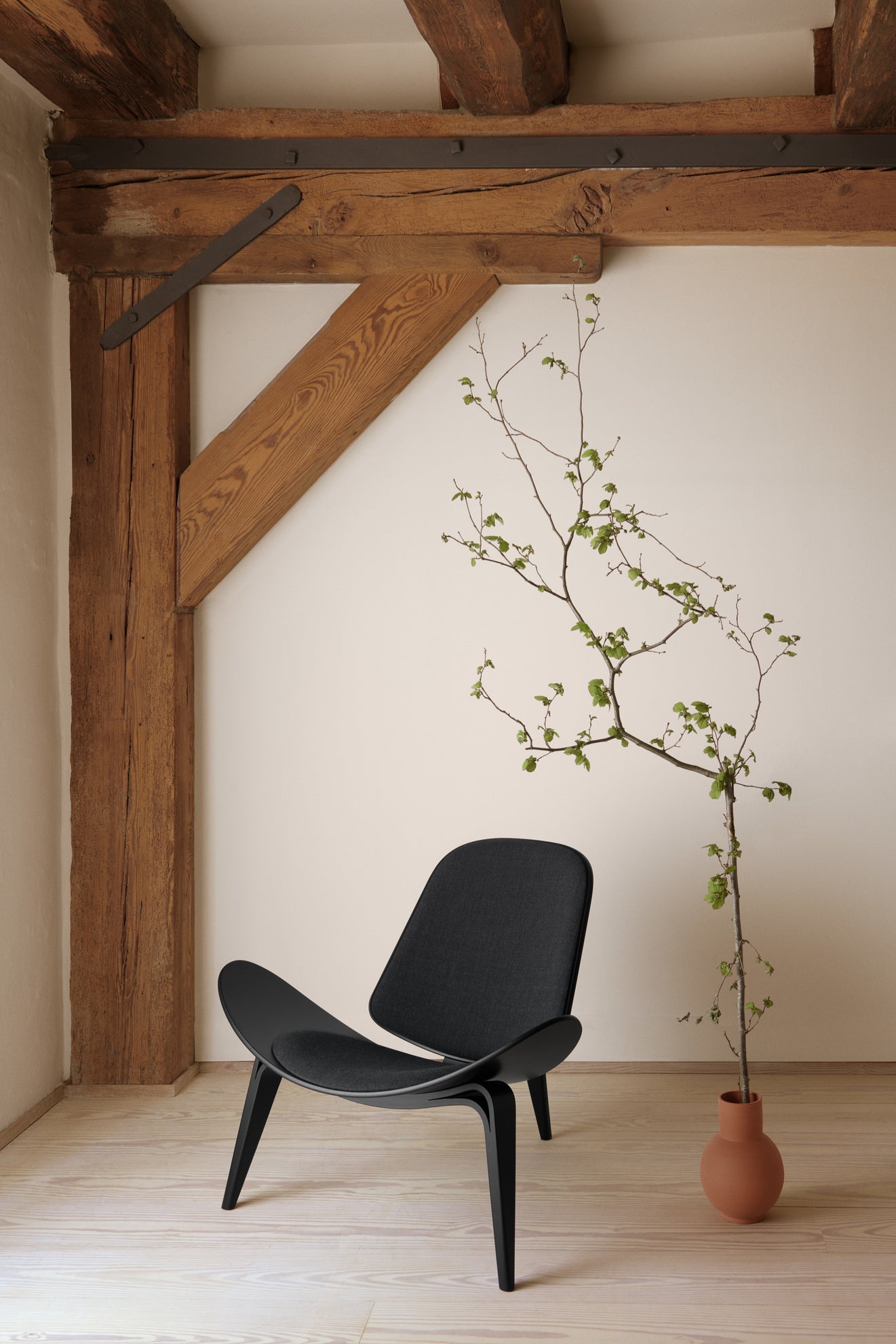 Carl Hansen & Son CH07 Shell Chair