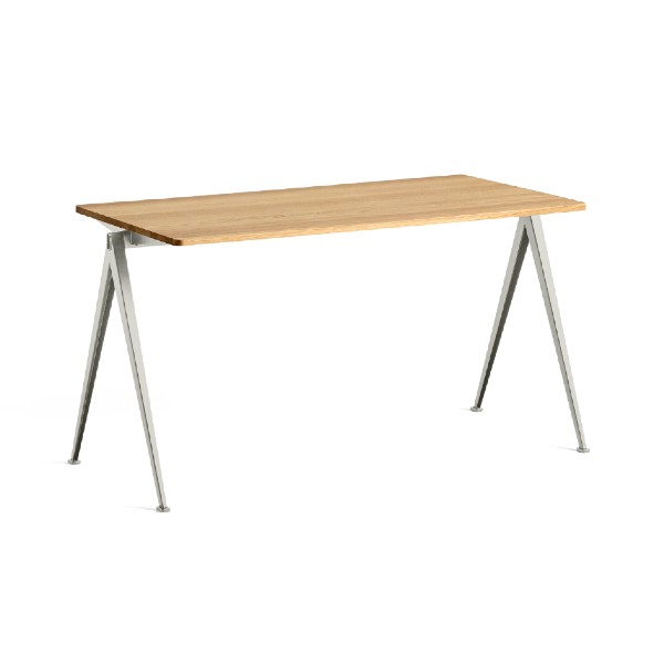 Hay Pyramid Table 01