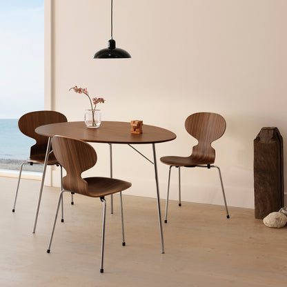 Fritz Hansen Ant chair 3 legs