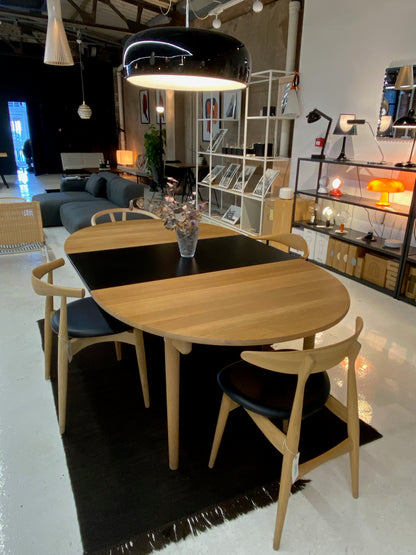 Carl Hansen & Son CH337 Dining Table in Oiled Oak with 1 Black Leaf Ex-display