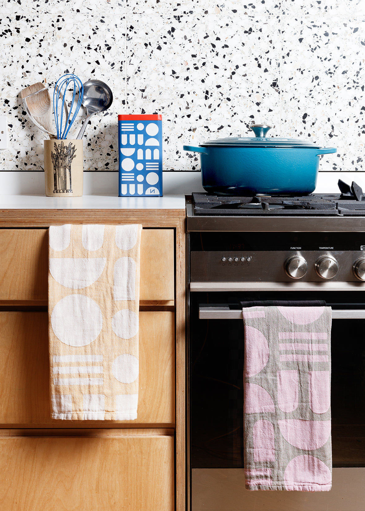 Sophie Home Stack the Dishes Airtight Storage Tin: Cobalt