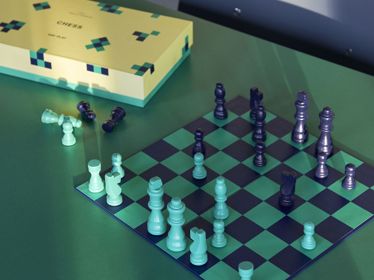 Hay Play - Chess Board