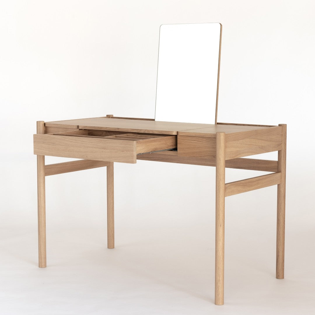 Case Pala Desk/Dressing Table