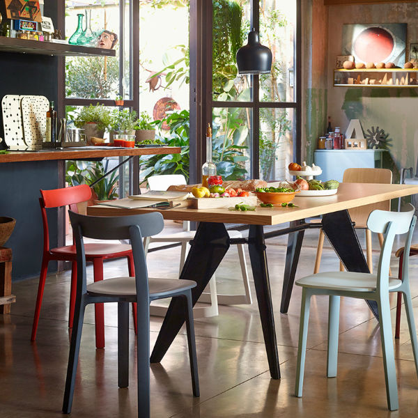 Vitra EM Table Lifestyle1 contemporary designer furniture